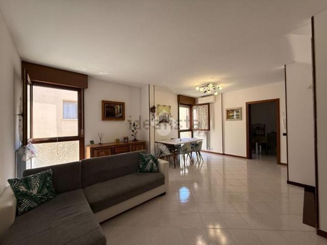 Appartamento in vendita di 129 m² in Via Vincenzo Gagliardi, 7
