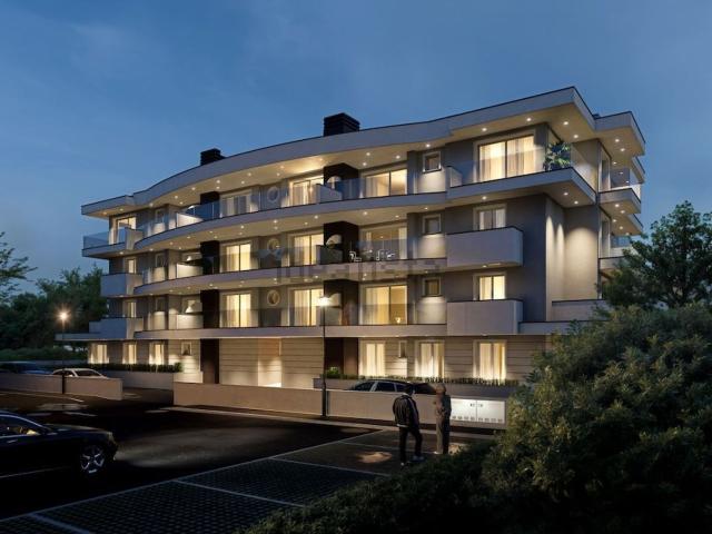 Appartamento in vendita di 129 m² in Viale Plutone
