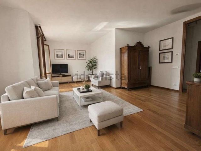 Appartamento in vendita di 129 m² in Viale Sant&apos Anna, 29