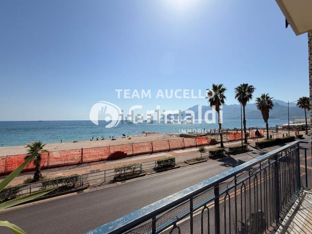 Appartamento in vendita di 129 m² in Lungomare Guglielmo Marconi, 41