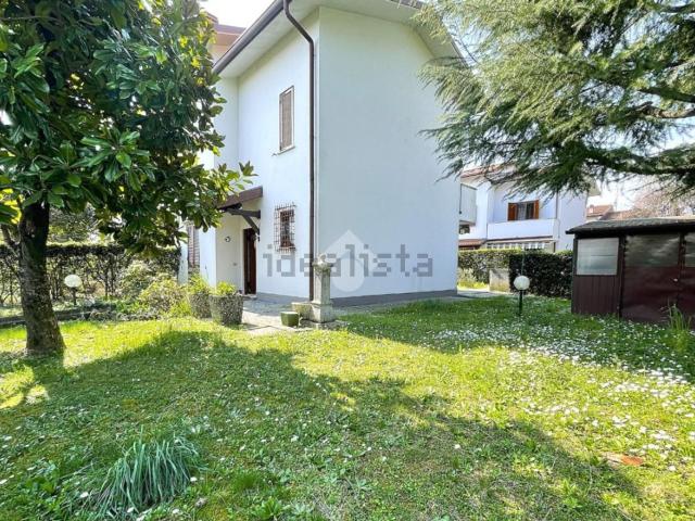 Appartamento in vendita di 130 m² in Via Como, 130