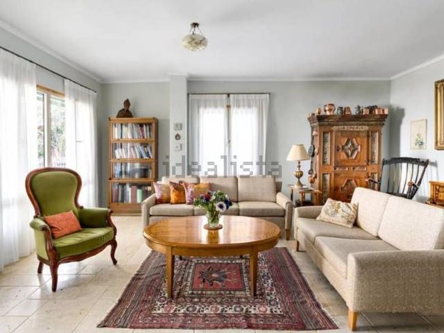 Appartamento in vendita di 130 m² in Via Corno di Cavento