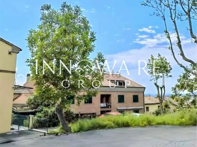 Appartamento in vendita di 130 m² in Via Costa D&apos Ancona, 50