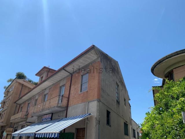 Appartamento in vendita di 130 m² in Via costantinopoli