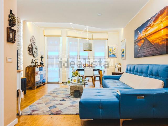 Appartamento in vendita di 130 m² in Via Caduti in Missione di Pace, 3