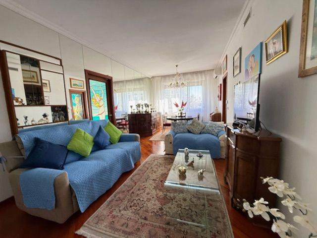 Appartamento in vendita di 130 m² in Via Camillo Sbarbaro