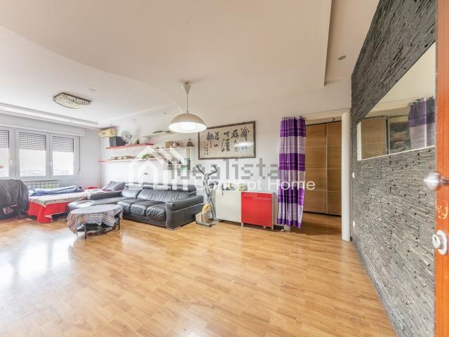 Appartamento in vendita di 130 m² in Via Camillo Sbarbaro, 35