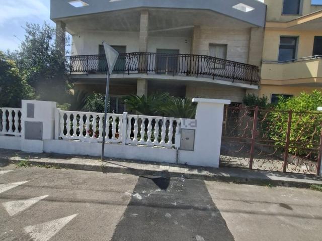 Appartamento in vendita di 130 m² in Via Carlo Alberto dalla Chiesa, 118