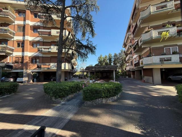 Appartamento in vendita di 130 m² in Via Carlo Giuseppe Gismondi