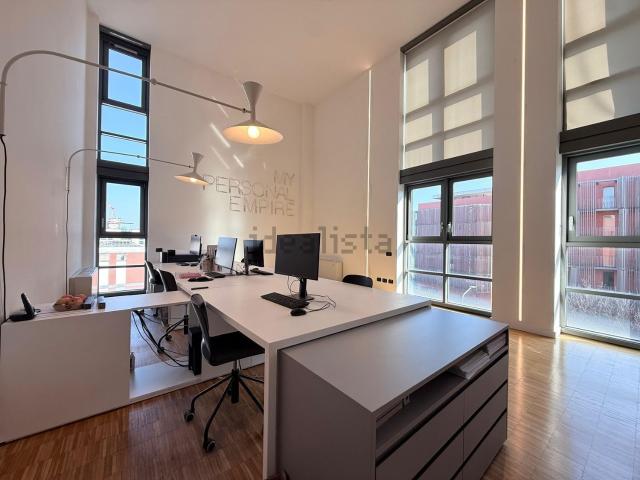 Appartamento in vendita di 130 m² in Via Carlo de Angeli, 3