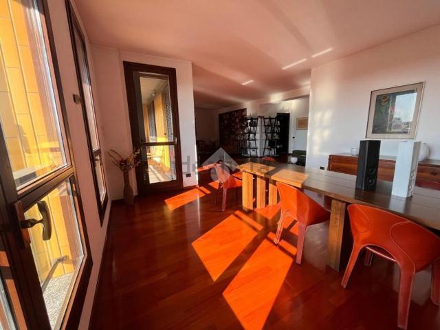 Appartamento in vendita di 130 m² in Via Carlo Vittadini, 5
