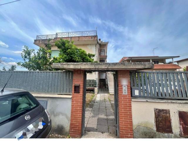 Appartamento in vendita di 130 m² in Via Carpi