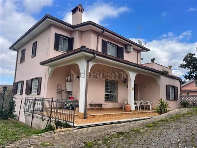 Appartamento in vendita di 130 m² in Via Casaluce
