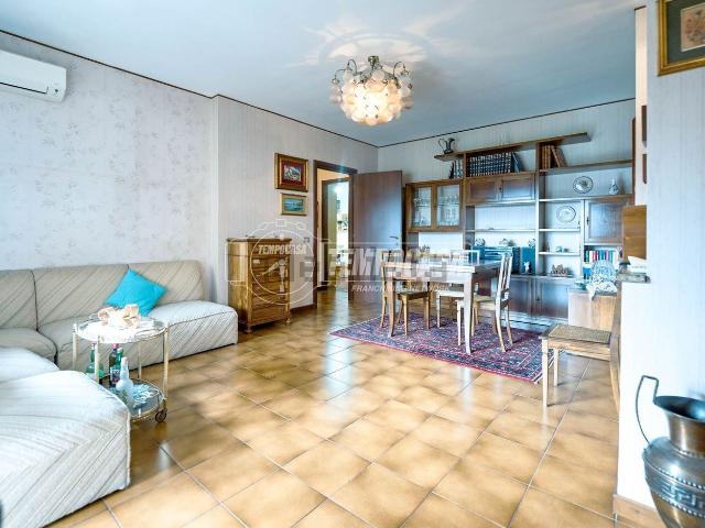 Appartamento in vendita di 130 m² in Via Castelforte