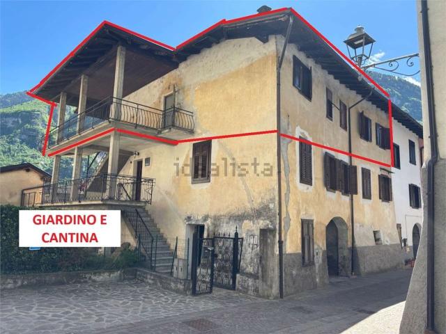 Appartamento in vendita di 130 m² in Via Cesare Battisti, 27