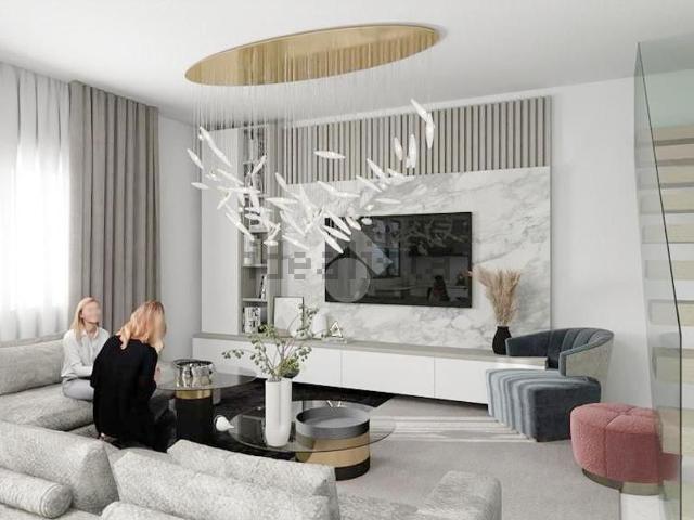 Appartamento in vendita di 130 m² in Via Cesare Battisti, 48