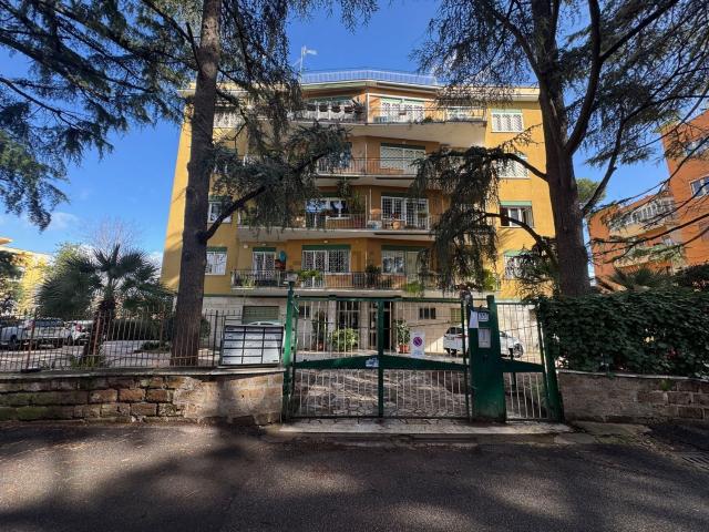 Appartamento in vendita di 130 m² in Via Antonio Cippico, 35