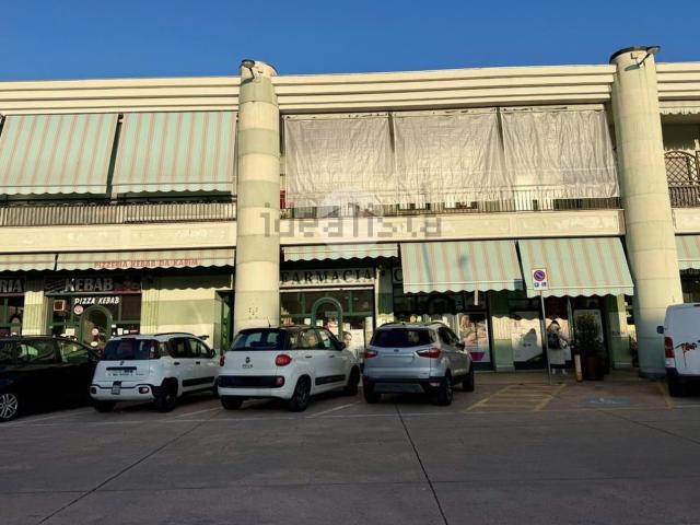 Appartamento in vendita di 130 m² in Via Antonio Gramsci, 5