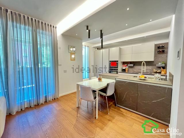 Appartamento in vendita di 130 m² in Via Angelo Bozzini, 1