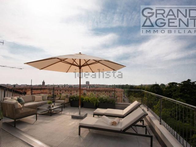 Appartamento in vendita di 130 m² in Via Angelo Scarsellini, 36