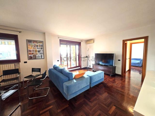 Appartamento in vendita di 130 m² in Via Adelaide Coari, 11
