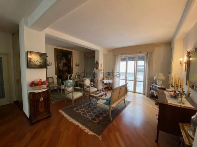 Appartamento in vendita di 130 m² in Via Agostino de Pretis