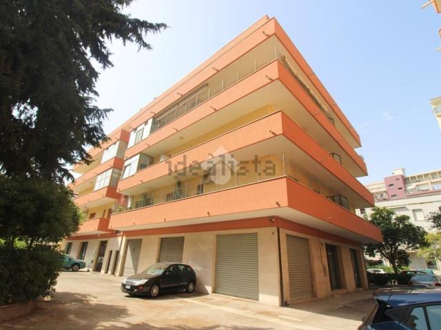 Appartamento in vendita di 130 m² in Via Alessandro Valignani, 24