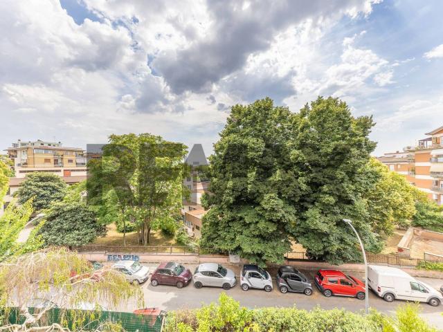 Appartamento in vendita di 130 m² in Via Alessandro D&apos Ancona, 3