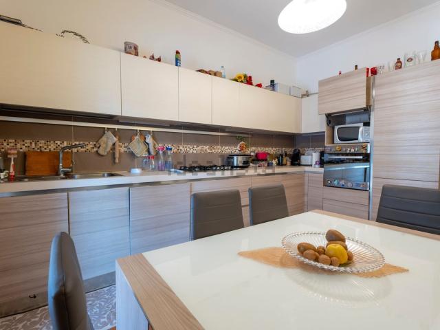 Appartamento in vendita di 130 m² in Via Almerigo Storari