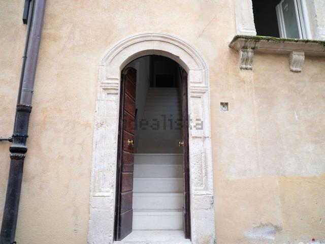 Appartamento in vendita di 130 m² in Via Arischia, 6