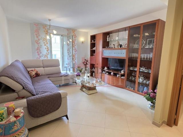 Appartamento in vendita di 130 m² in Via Bouganvillea