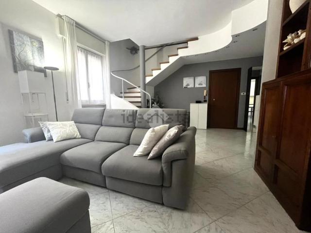 Appartamento in vendita di 130 m² in Via Bonzi, 8