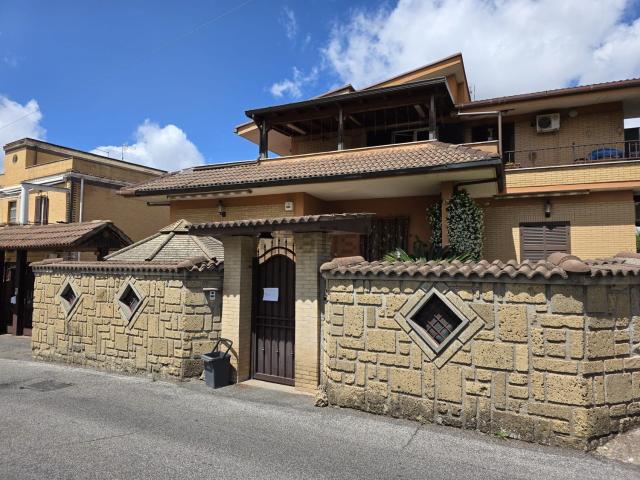 Appartamento in vendita di 130 m² in Via Bellico Calpurnio, 17