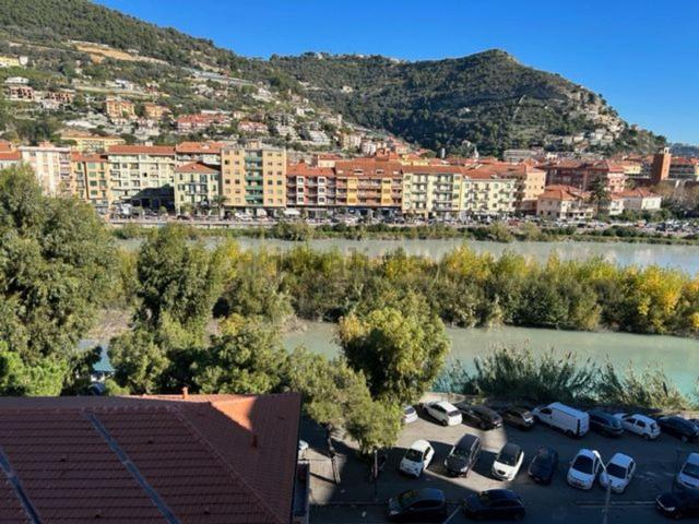 Appartamento in vendita di 130 m² in Via Biancheri