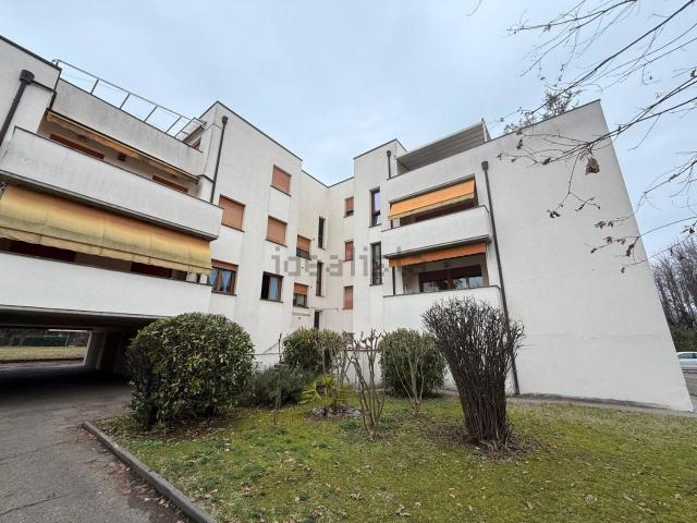 Appartamento in vendita di 130 m² in Via G. Amendola, 38