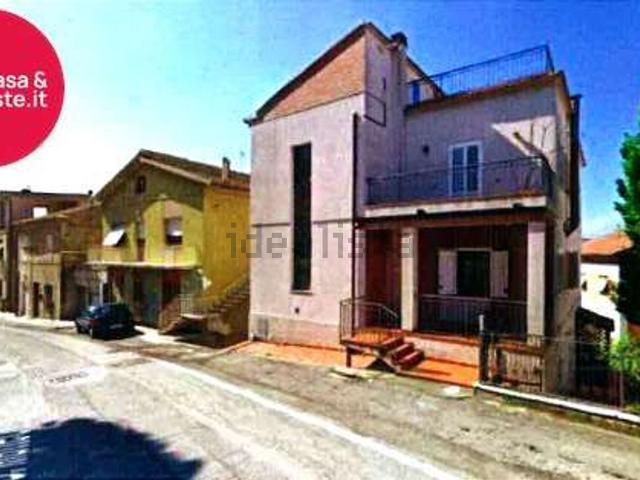 Appartamento in vendita di 130 m² in Via G. Matteotti, 40