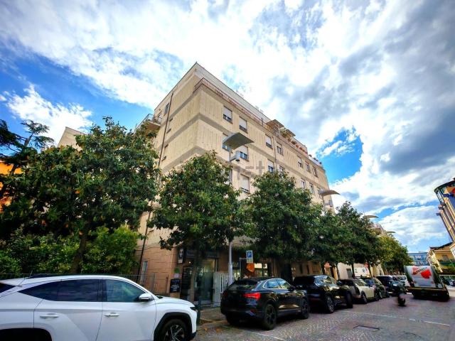 Appartamento in vendita di 130 m² in Via Gabriele D&apos Annunzio