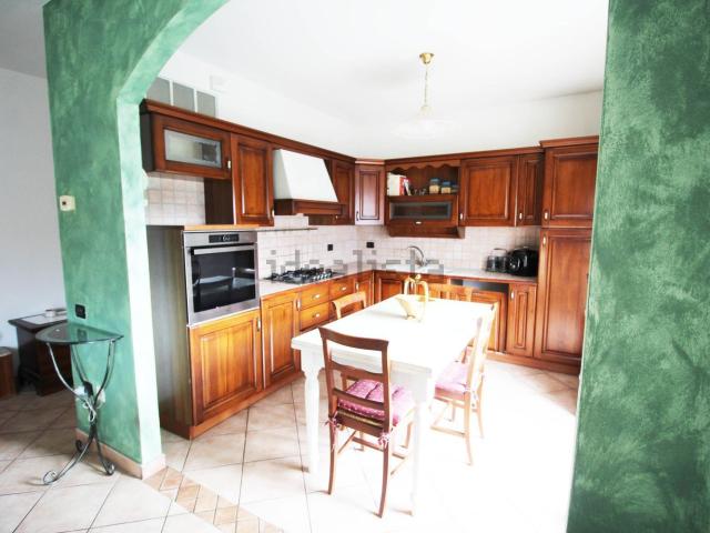 Appartamento in vendita di 130 m² in Via Gaetano Donizetti