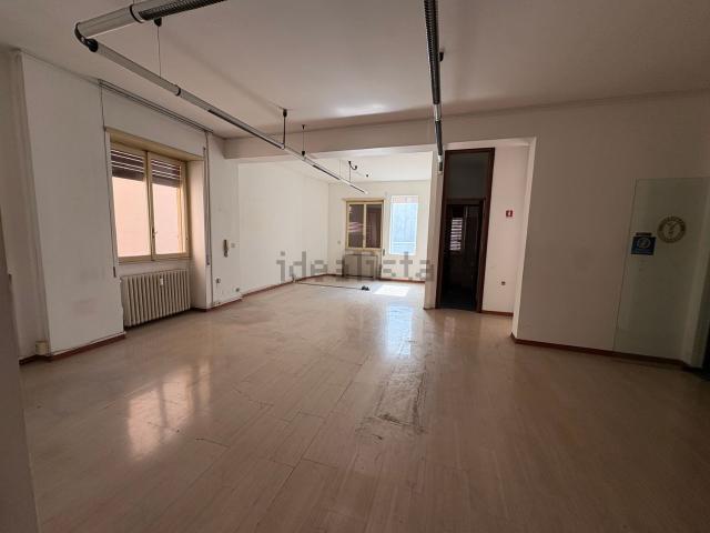 Appartamento in vendita di 130 m² in Via Giulio Cesare Beccaria