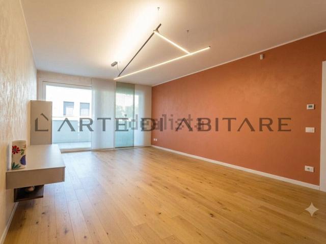 Appartamento in vendita di 130 m² in Via Giuseppe Comino, 1