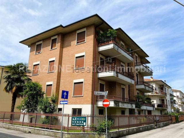 Appartamento in vendita di 130 m² in Via Giuseppe Barbieri, 40