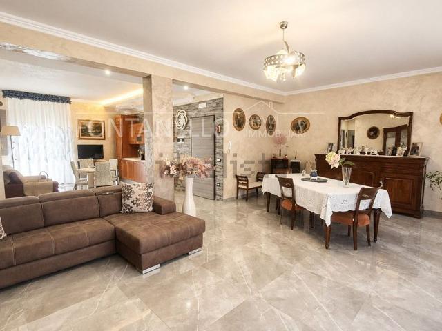 Appartamento in vendita di 130 m² in Via Giuseppe Giusti, 44