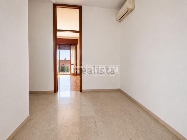 Appartamento in vendita di 130 m² in Via Giuseppe Mangili, 10