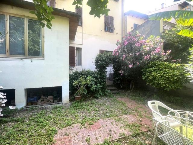 Appartamento in vendita di 130 m² in Via Giuseppe Saverio Mercadante