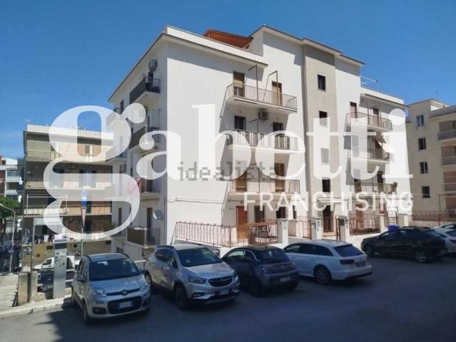 Appartamento in vendita di 130 m² in Via Giuseppe Parini, 4