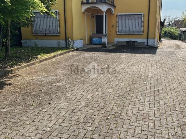 Appartamento in vendita di 130 m² in Via Giacomo Matteotti, 166