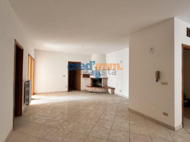 Appartamento in vendita di 130 m² in Via Giacomo Matteotti