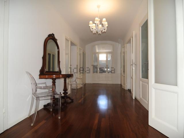 Appartamento in vendita di 130 m² in Via Giosuè Borsi