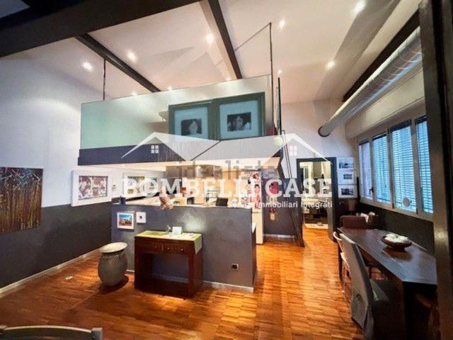 Appartamento in vendita di 130 m² in Via Giovanni Cadolini, 34