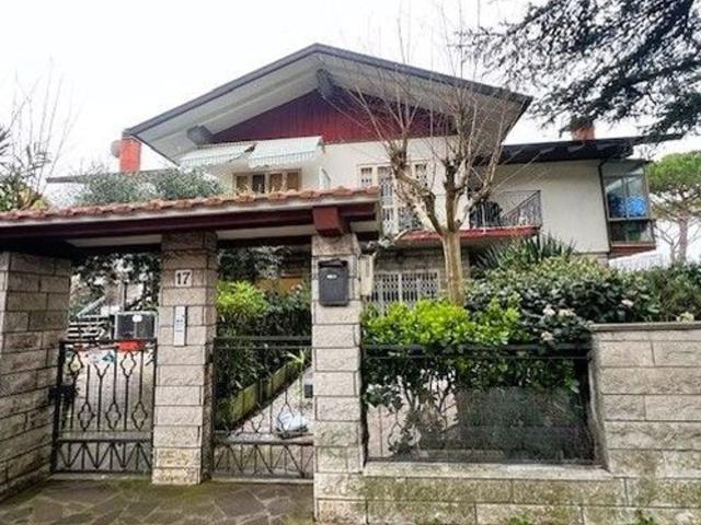 Appartamento in vendita di 123 m² in Via Giovanni Cimabue, 17